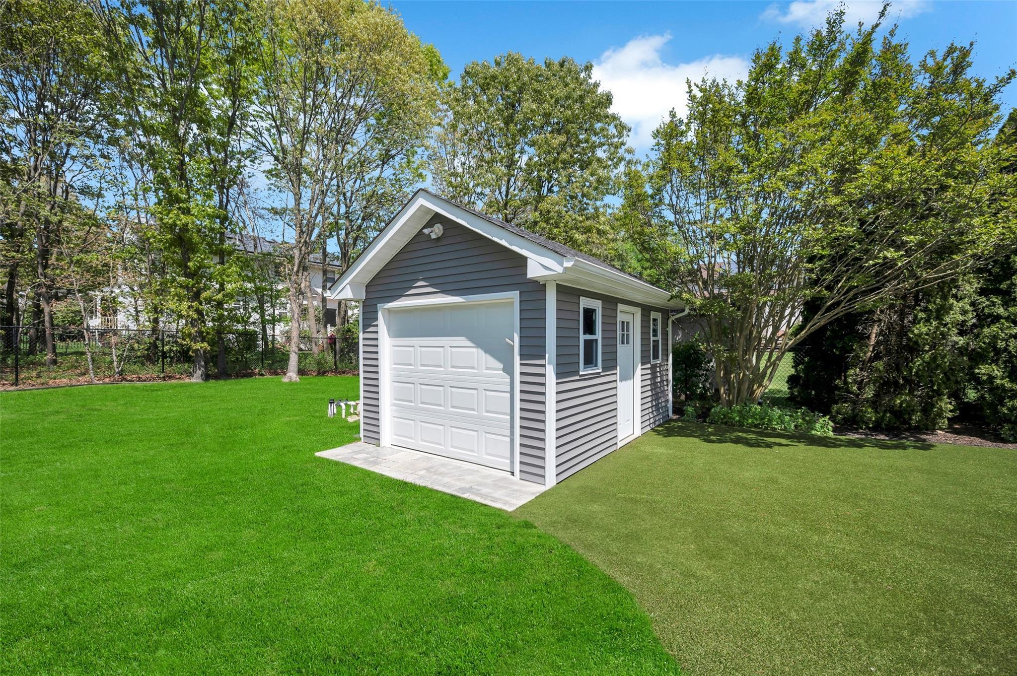 Single Family Ellbridge  Suffolk County, NY 11720, MLS-862790-11