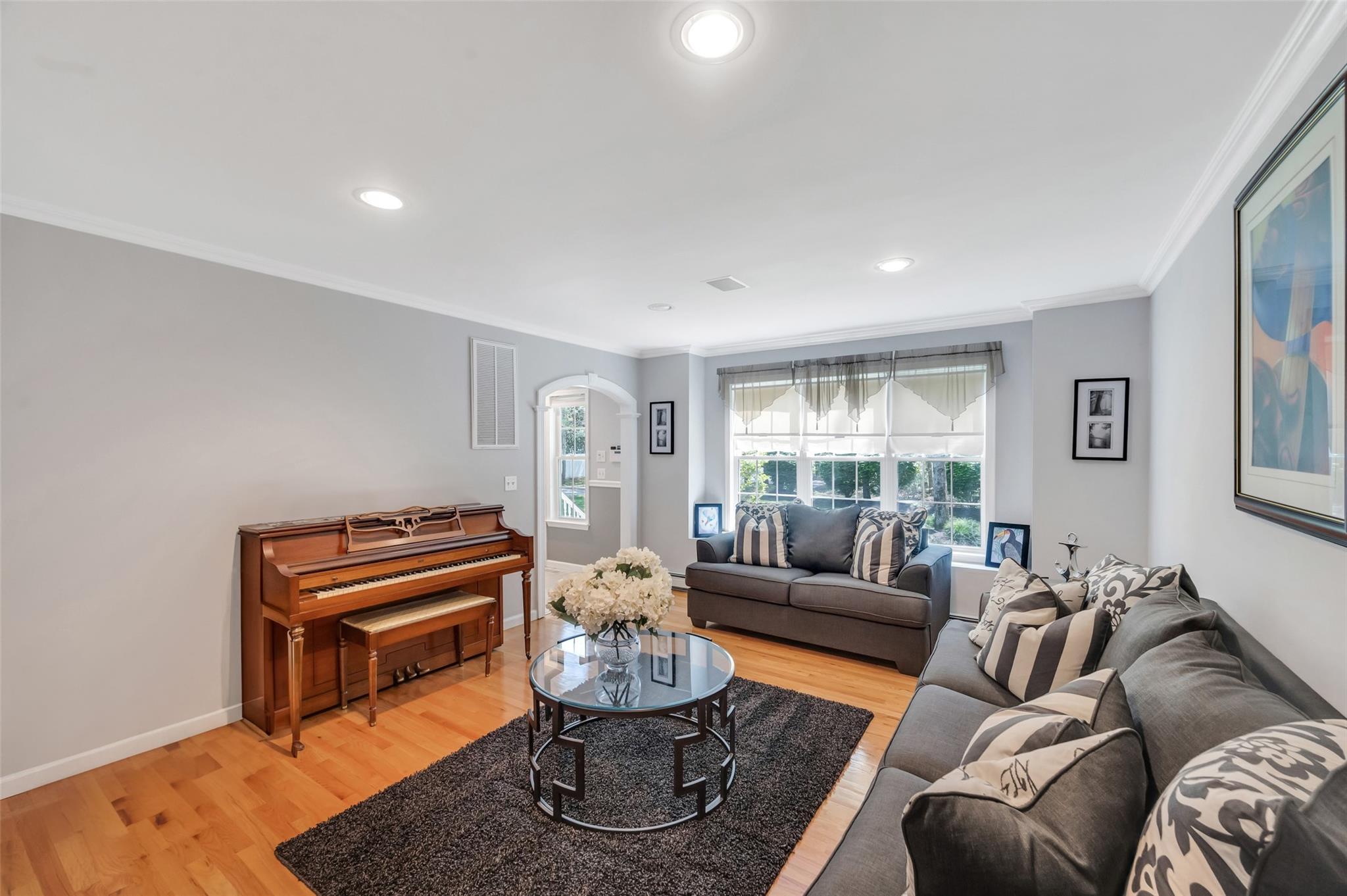 Single Family Ellbridge  Suffolk County, NY 11720, MLS-862790-15