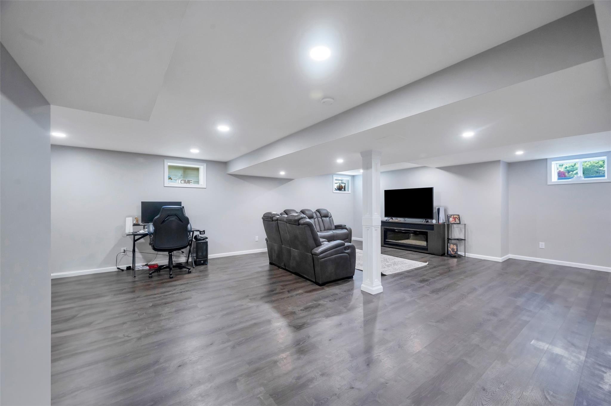 Single Family Ellbridge  Suffolk County, NY 11720, MLS-862790-37