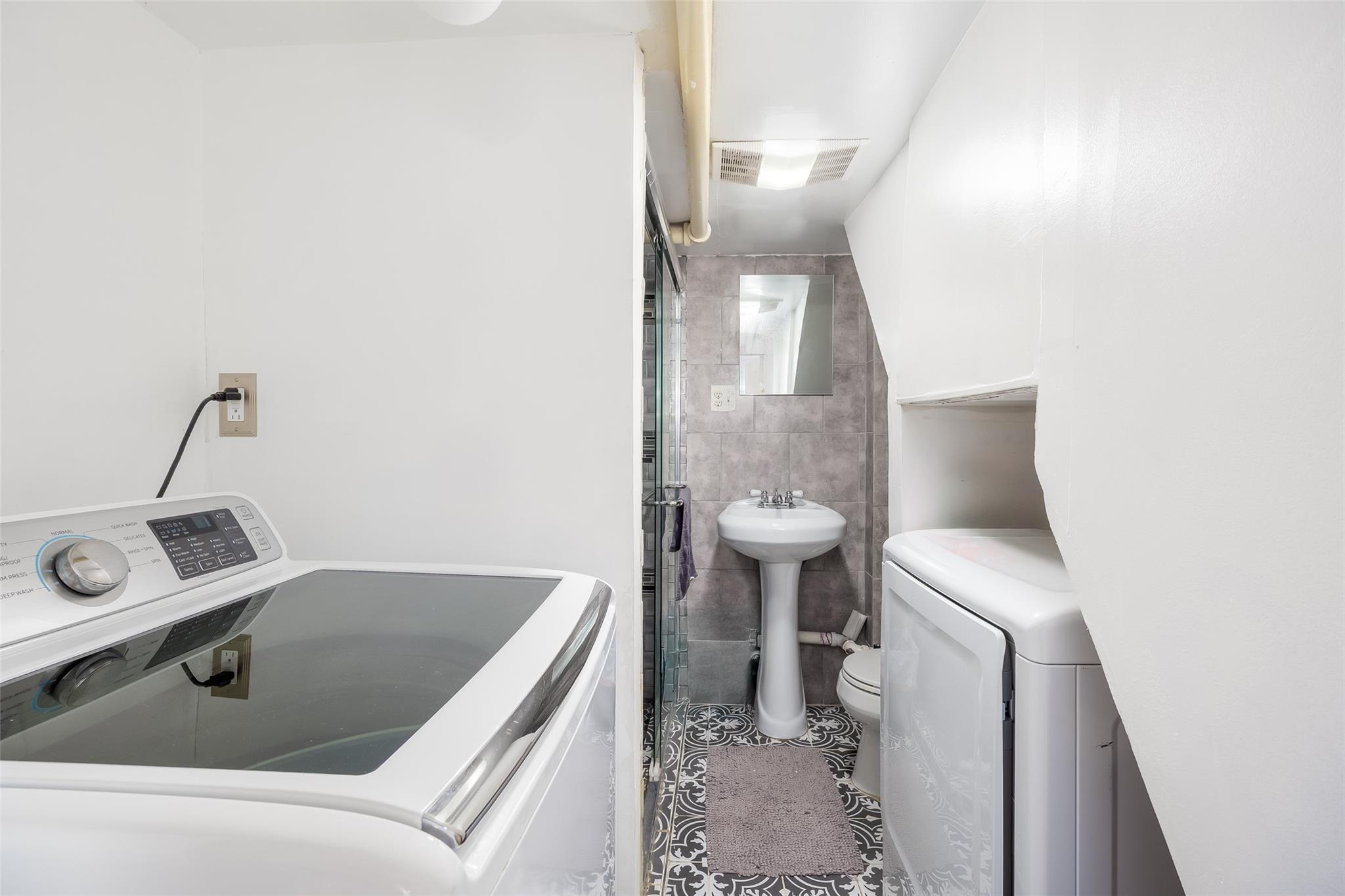 Single Family 215th  Queens, NY 11428, MLS-862795-24