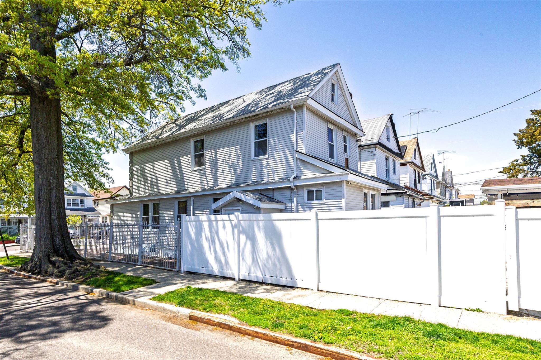 Single Family 215th  Queens, NY 11428, MLS-862795-43