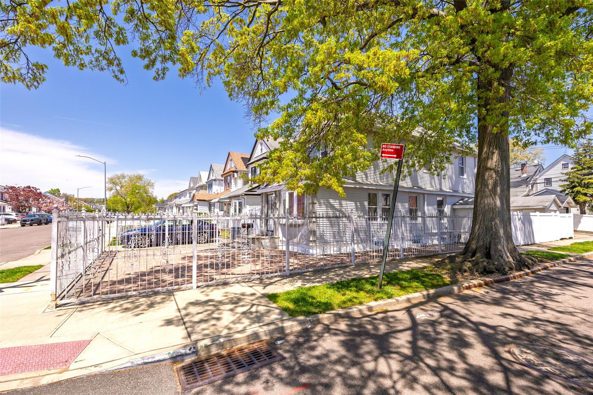 Single Family 215th  Queens, NY 11428, MLS-862795-44