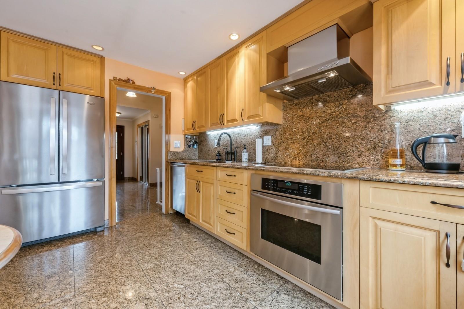 Single Family Regent  Nassau County, NY 11590, MLS-862798-11