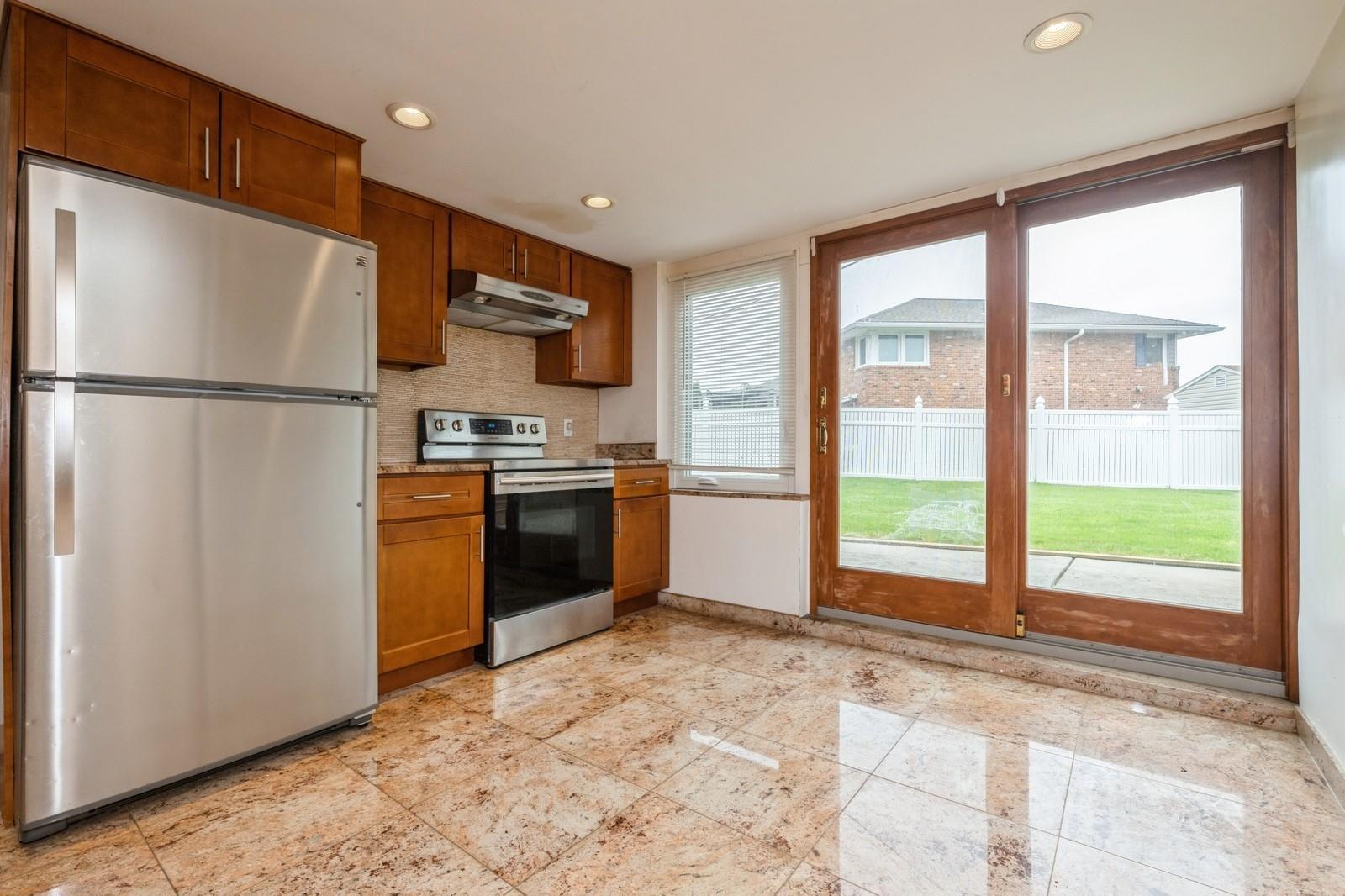 Single Family Regent  Nassau County, NY 11590, MLS-862798-21