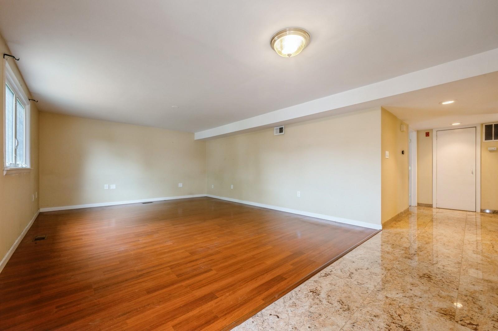 Single Family Regent  Nassau County, NY 11590, MLS-862798-23