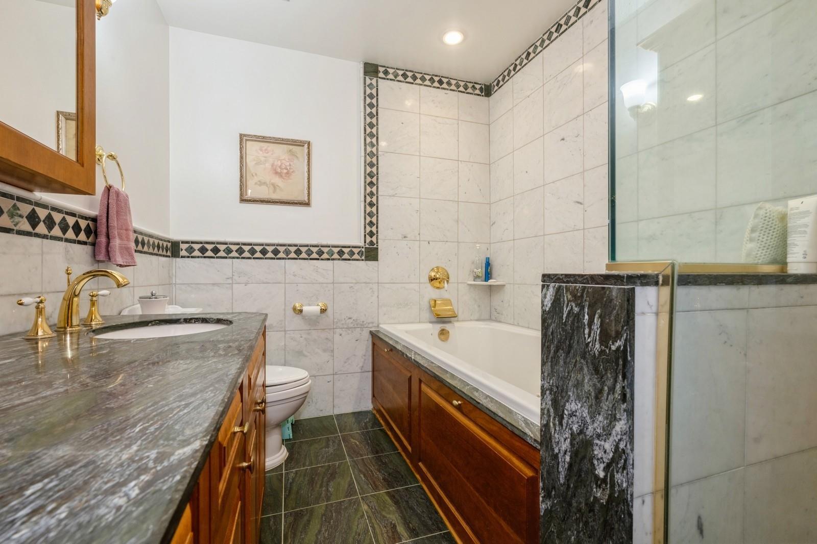 Single Family Regent  Nassau County, NY 11590, MLS-862798-31
