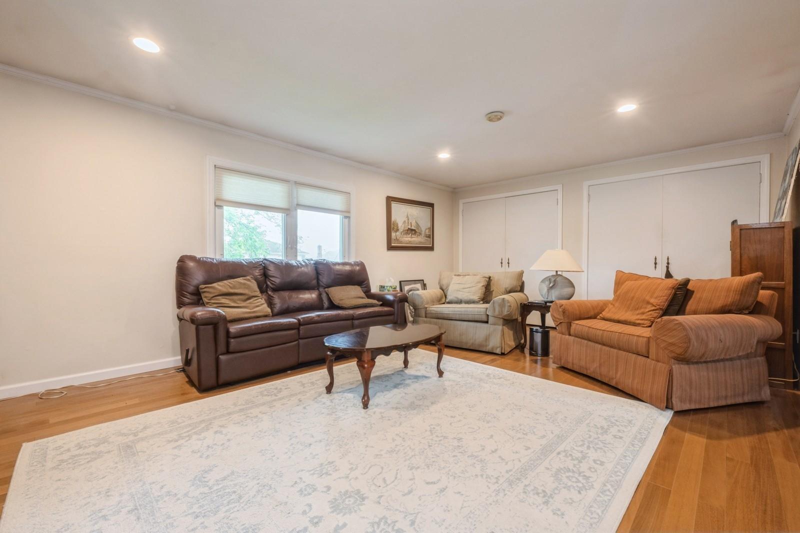 Single Family Regent  Nassau County, NY 11590, MLS-862798-37