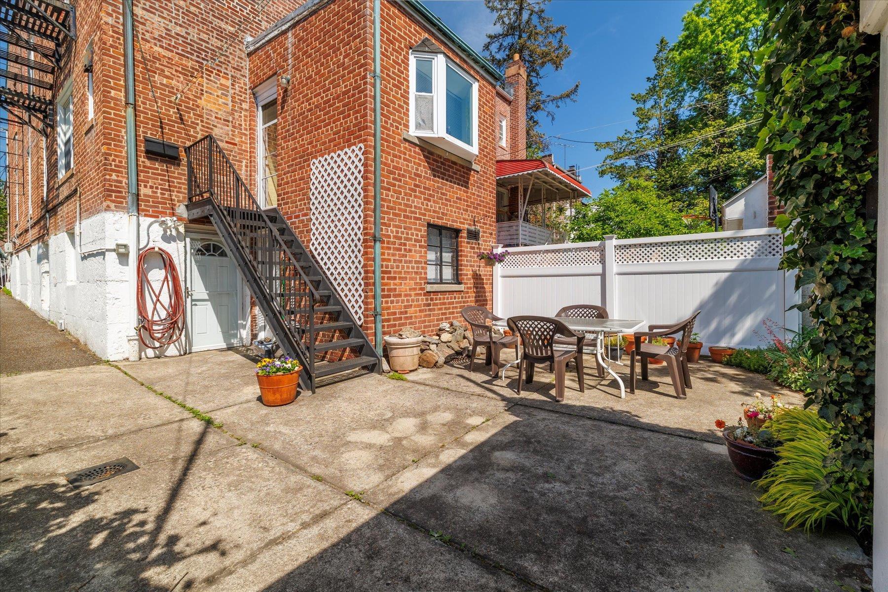 Single Family Lurting  Bronx, NY 10469, MLS-862811-11