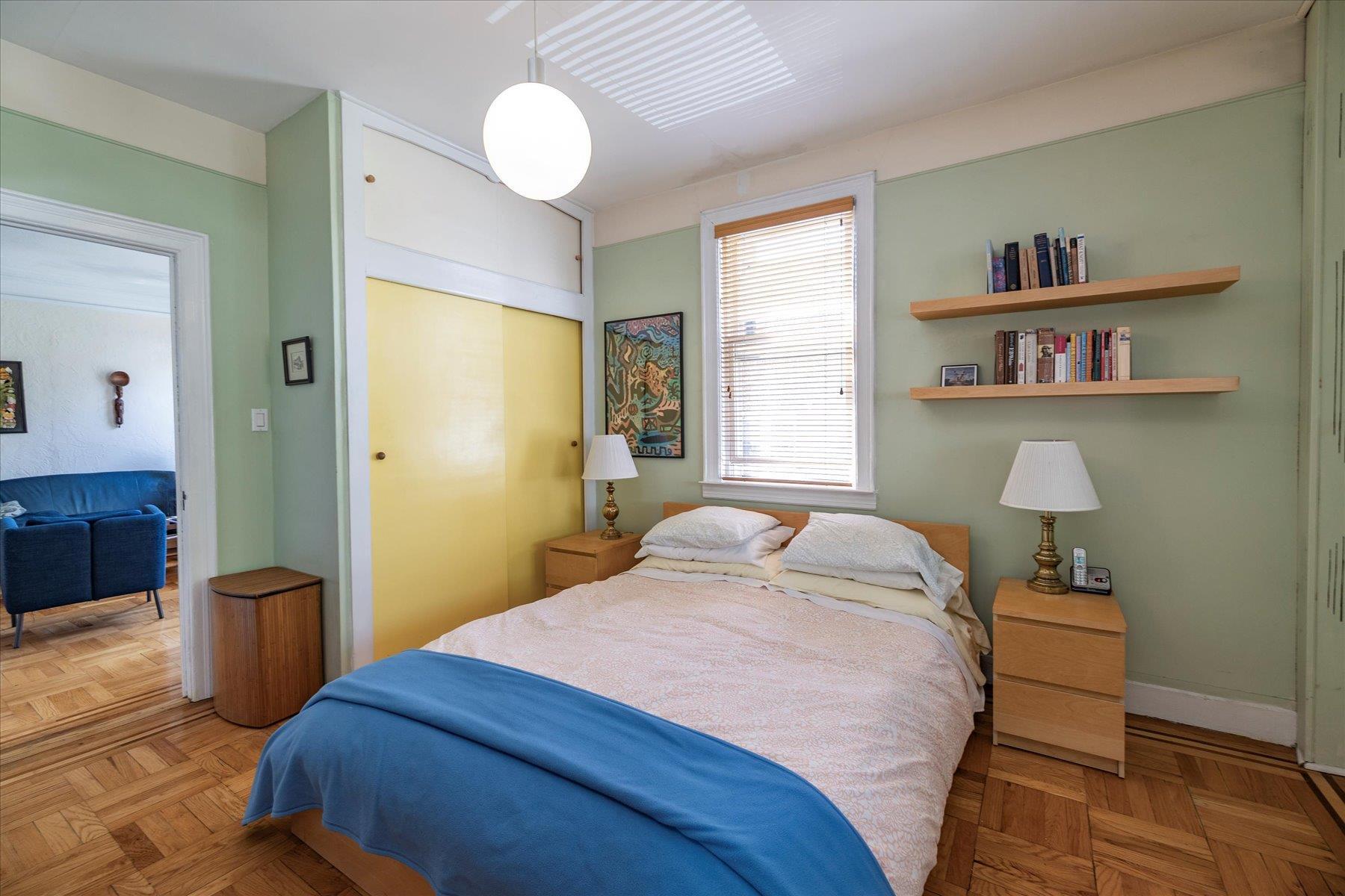 Single Family Lurting  Bronx, NY 10469, MLS-862811-16