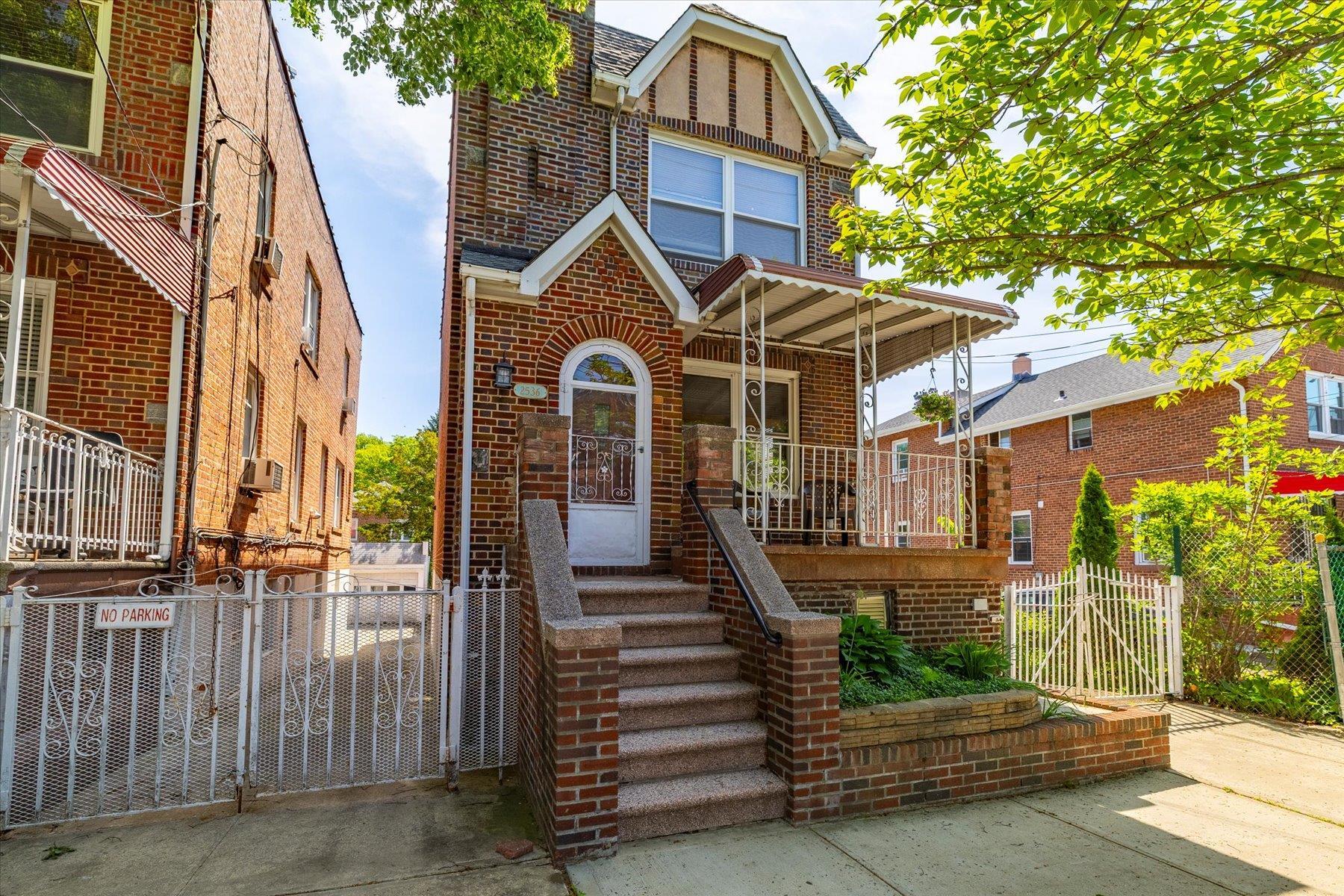 Single Family Lurting  Bronx, NY 10469, MLS-862811-3
