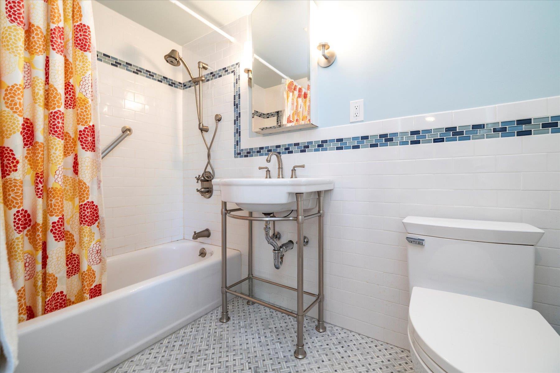 Single Family Lurting  Bronx, NY 10469, MLS-862811-30