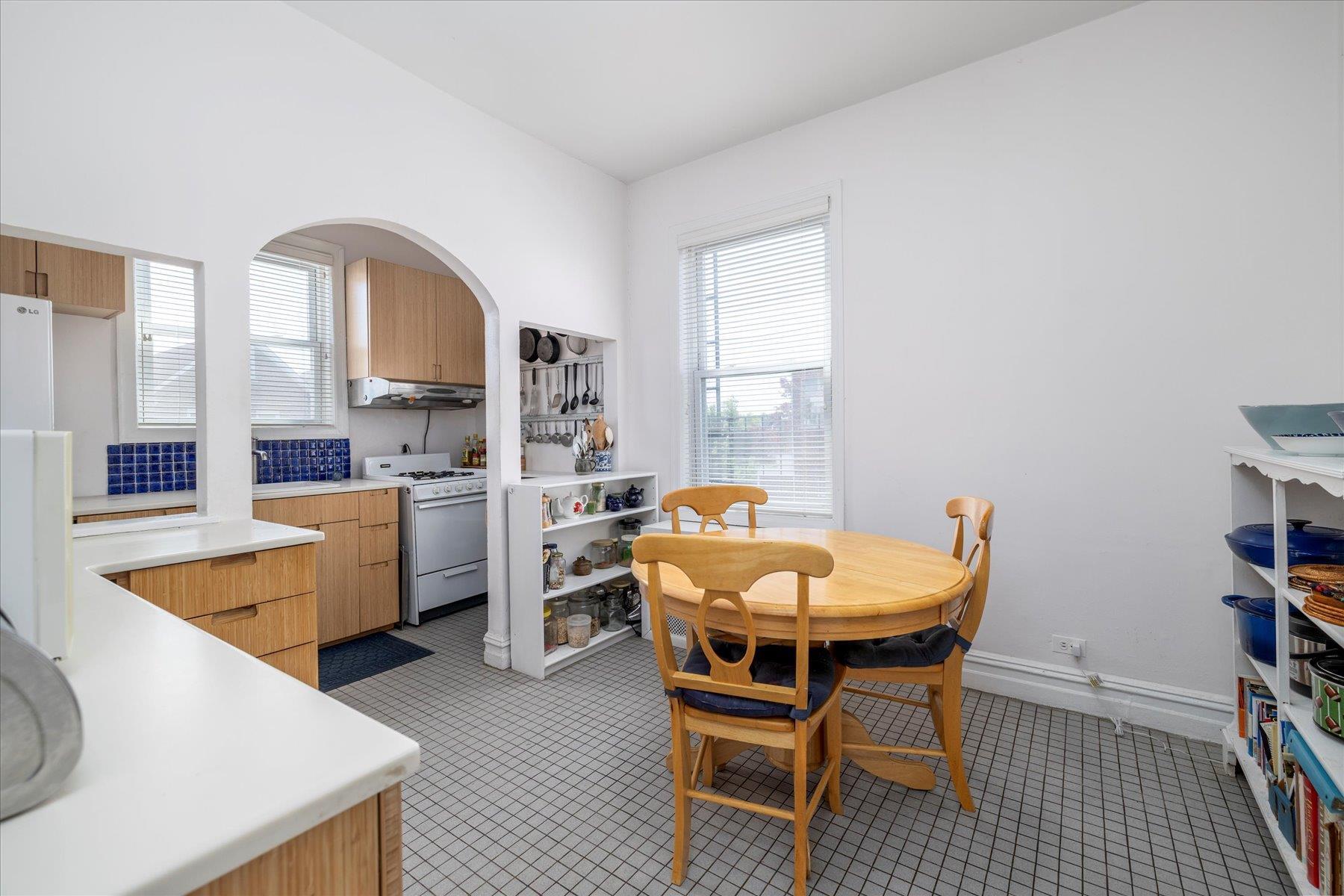 Single Family Lurting  Bronx, NY 10469, MLS-862811-40