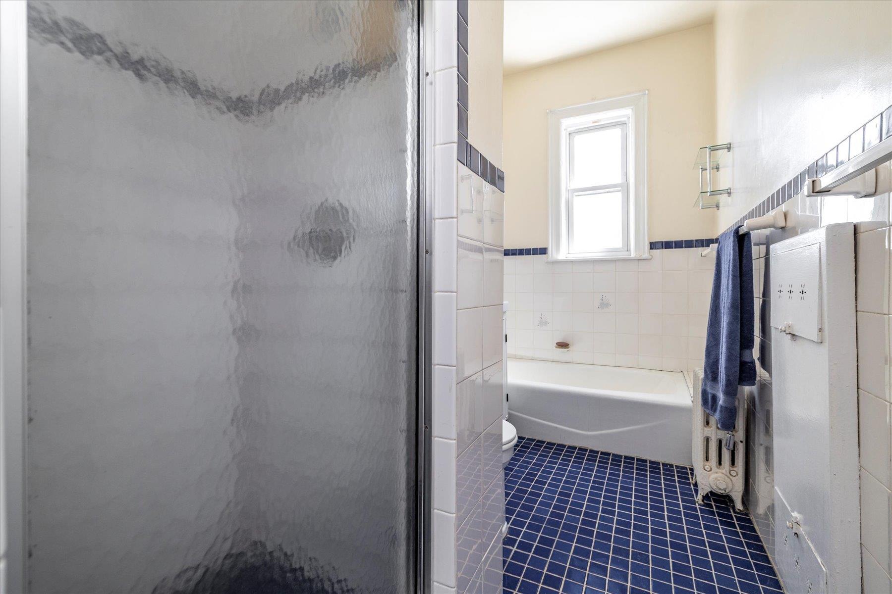 Single Family Lurting  Bronx, NY 10469, MLS-862811-42