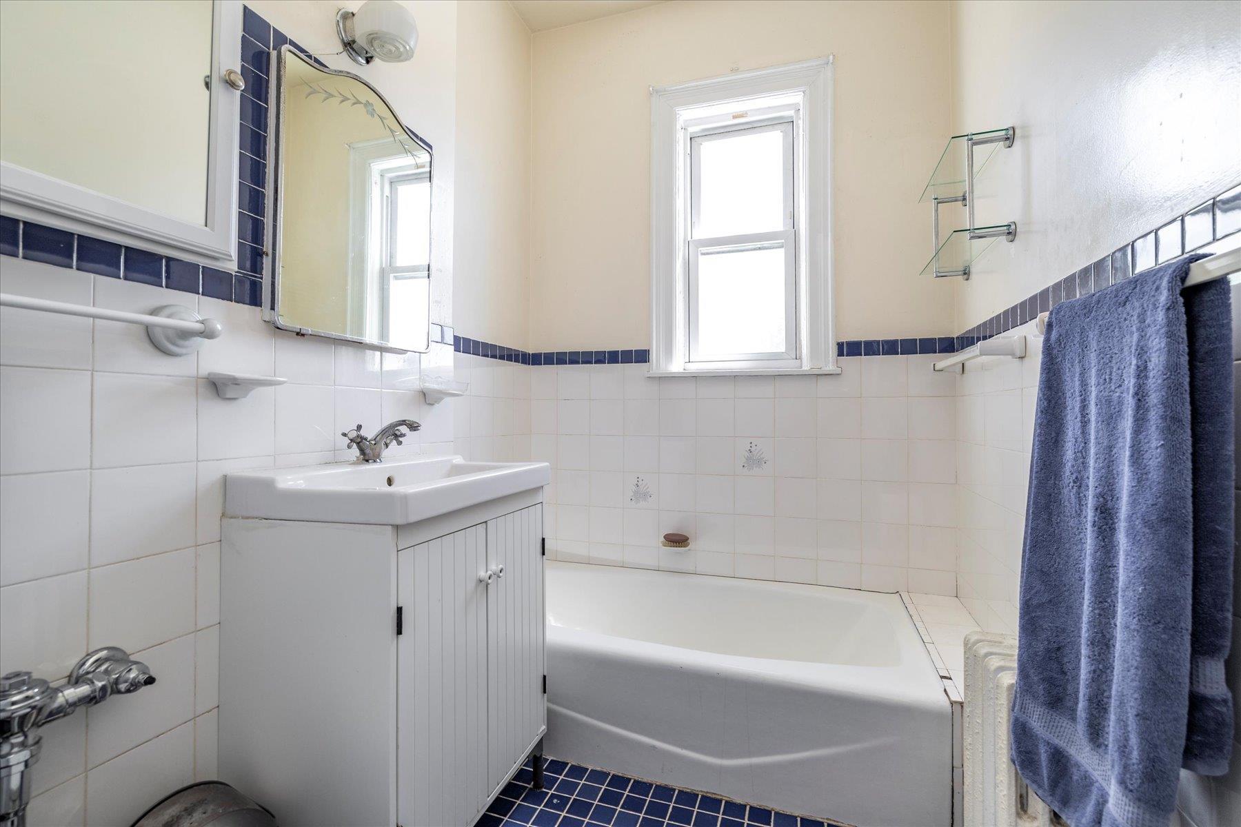 Single Family Lurting  Bronx, NY 10469, MLS-862811-43