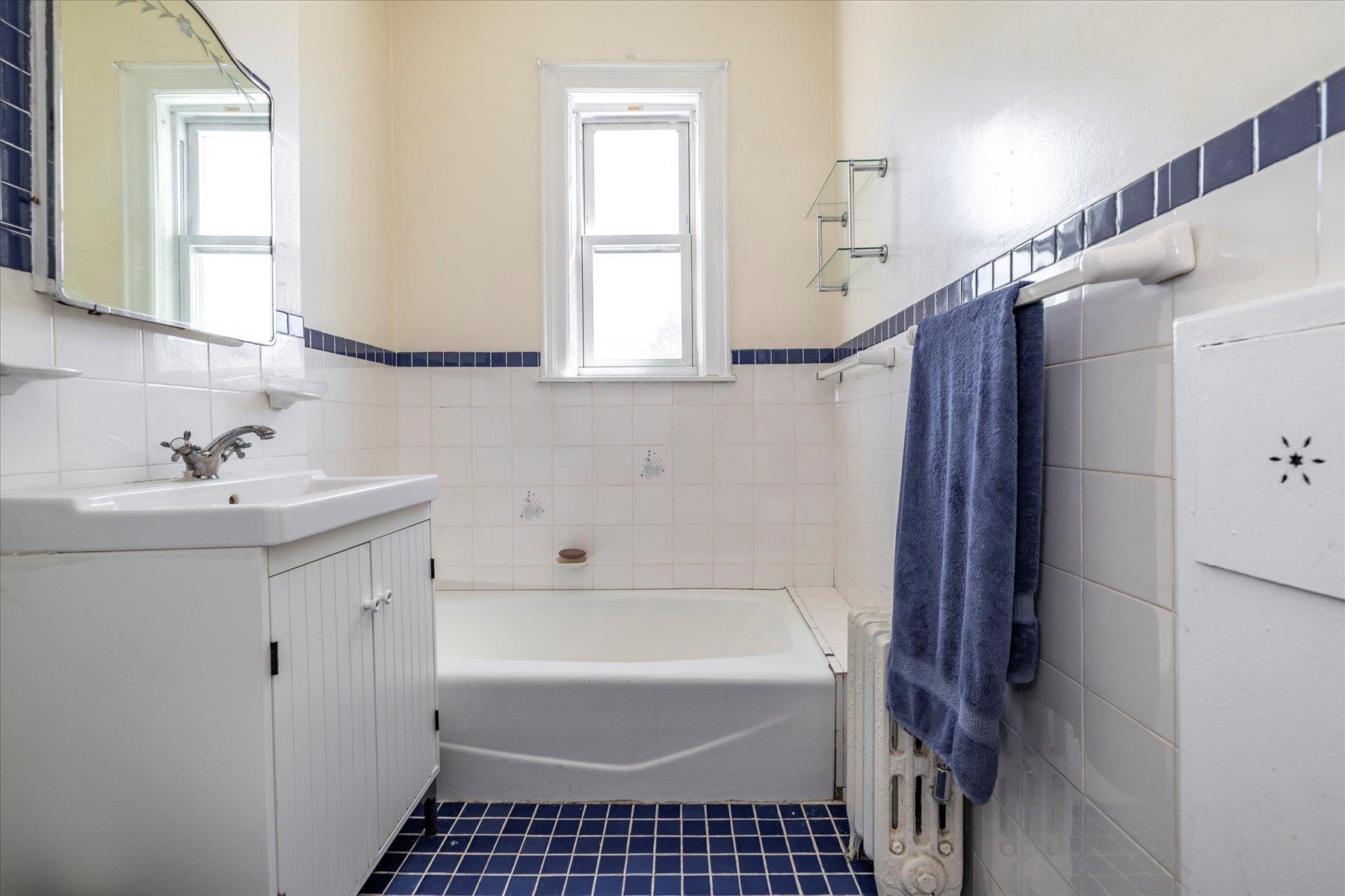 Single Family Lurting  Bronx, NY 10469, MLS-862811-44
