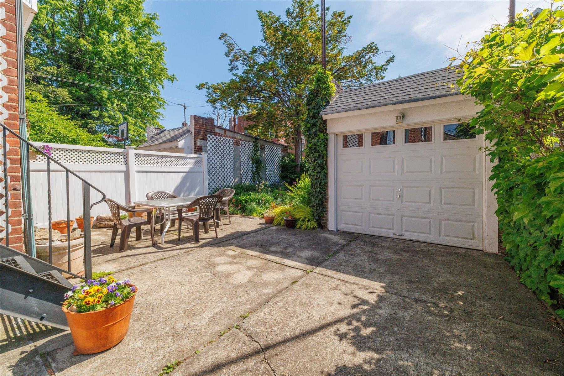Single Family Lurting  Bronx, NY 10469, MLS-862811-8