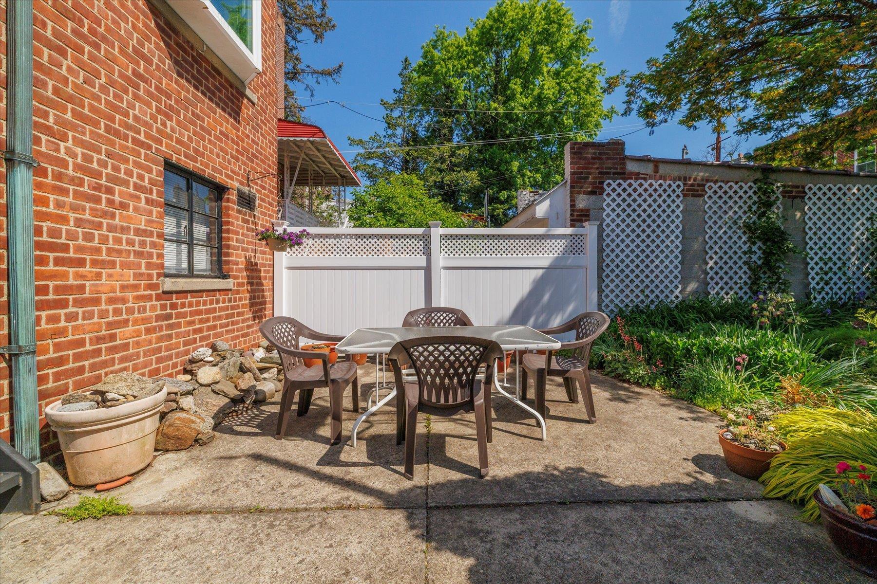 Single Family Lurting  Bronx, NY 10469, MLS-862811-9