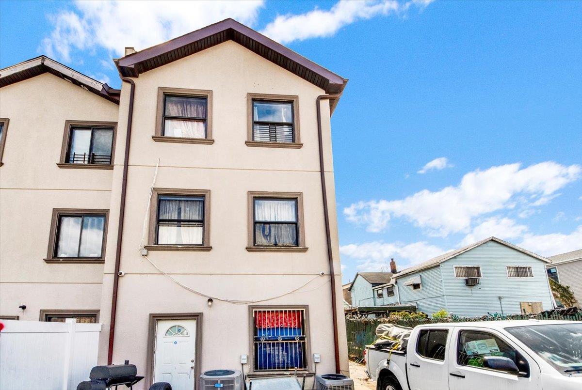 Single Family 220th  Bronx, NY 10467, MLS-862820-5