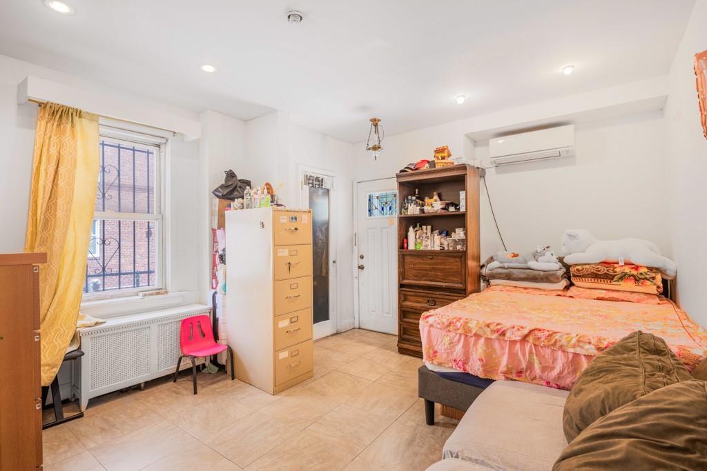 Single Family 77th  Queens, NY 11375, MLS-862828-18