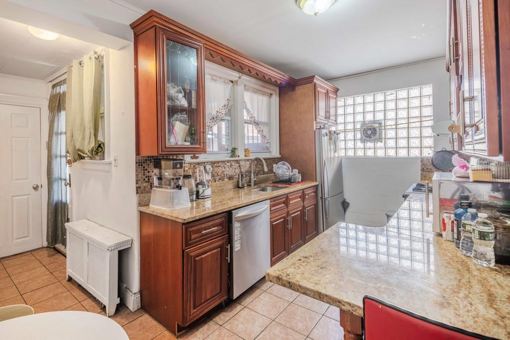 Single Family 77th  Queens, NY 11375, MLS-862828-21