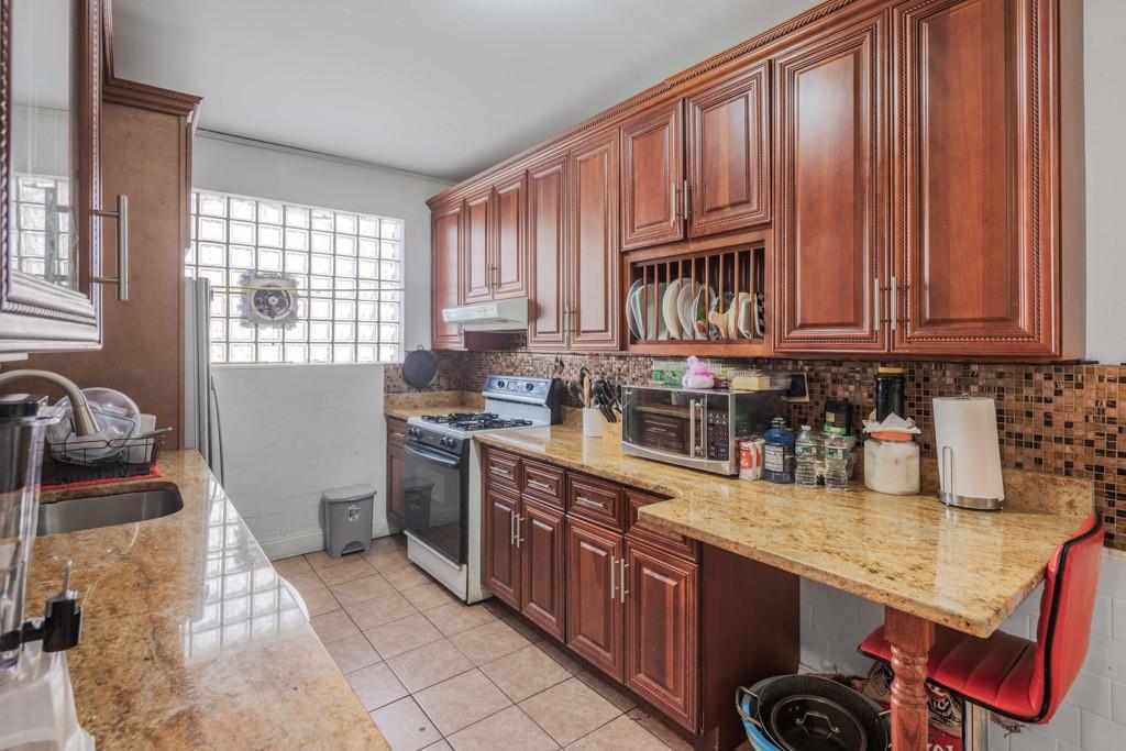Single Family 77th  Queens, NY 11375, MLS-862828-22