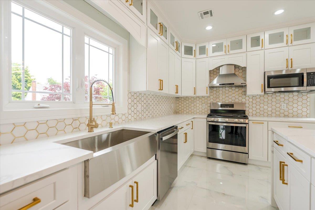 Single Family Jacob  Nassau County, NY 11003, MLS-862847-8