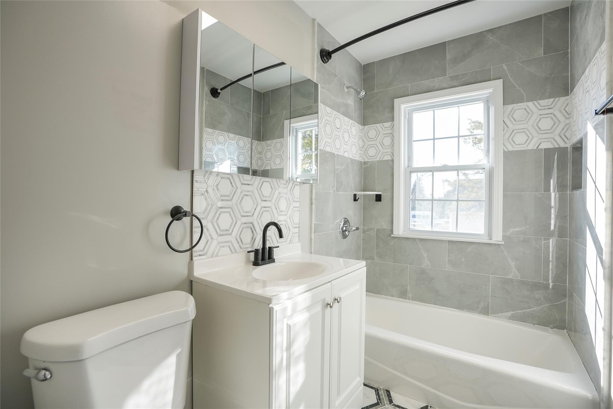 Single Family N  Westchester County, NY 10603, MLS-862850-10