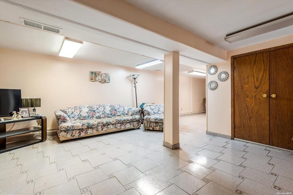 Single Family 68th Brooklyn, NY 11204, MLS-862866-21