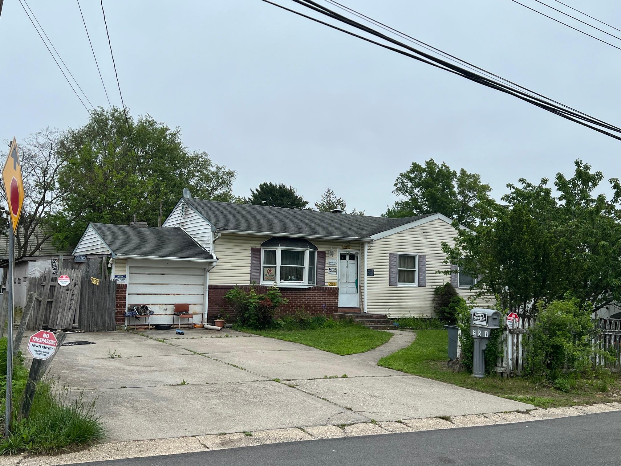 Single Family Pinetop  Suffolk County, NY 11722, MLS-862958-3