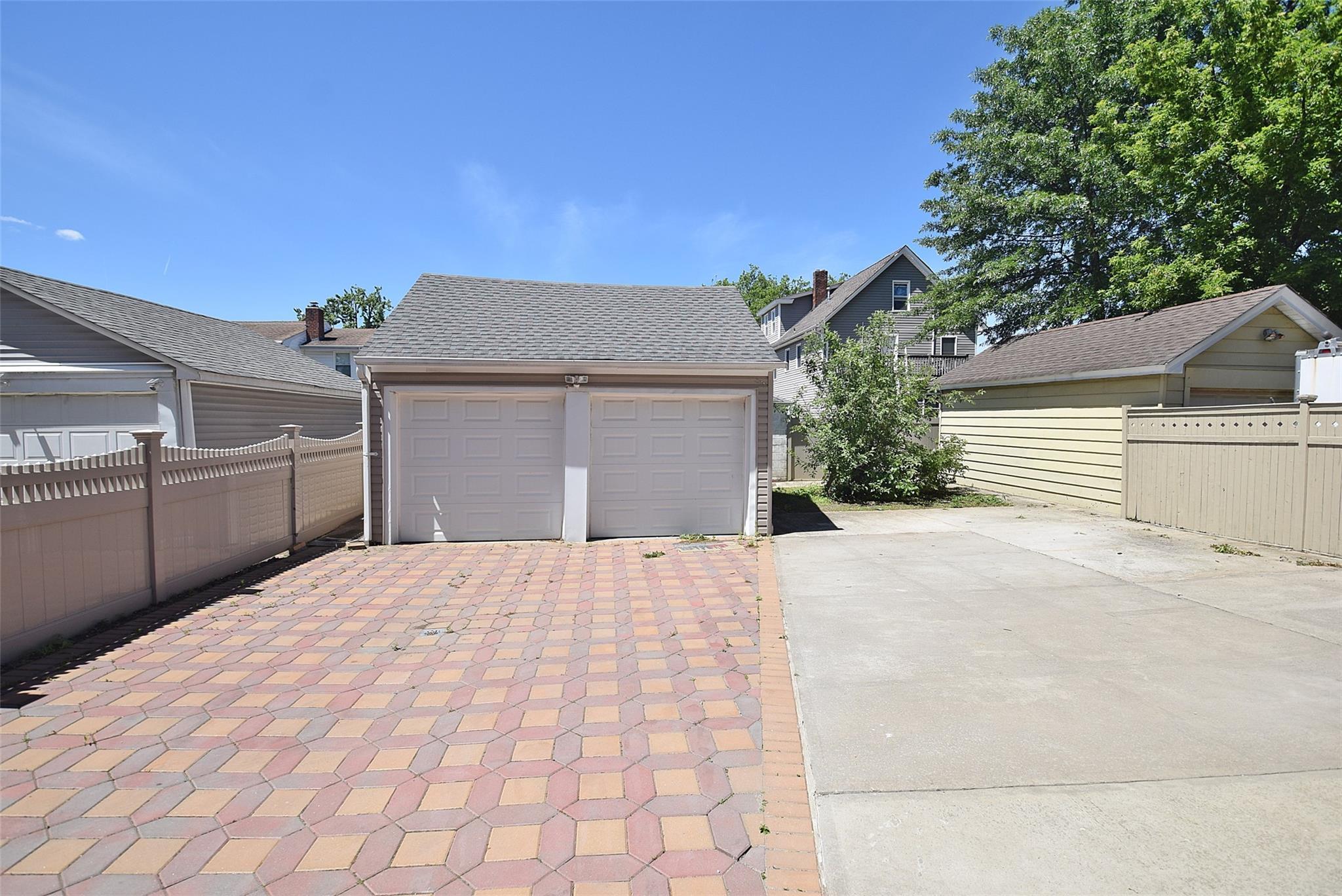 Single Family Brokaw  Nassau County, NY 11001, MLS-862960-22