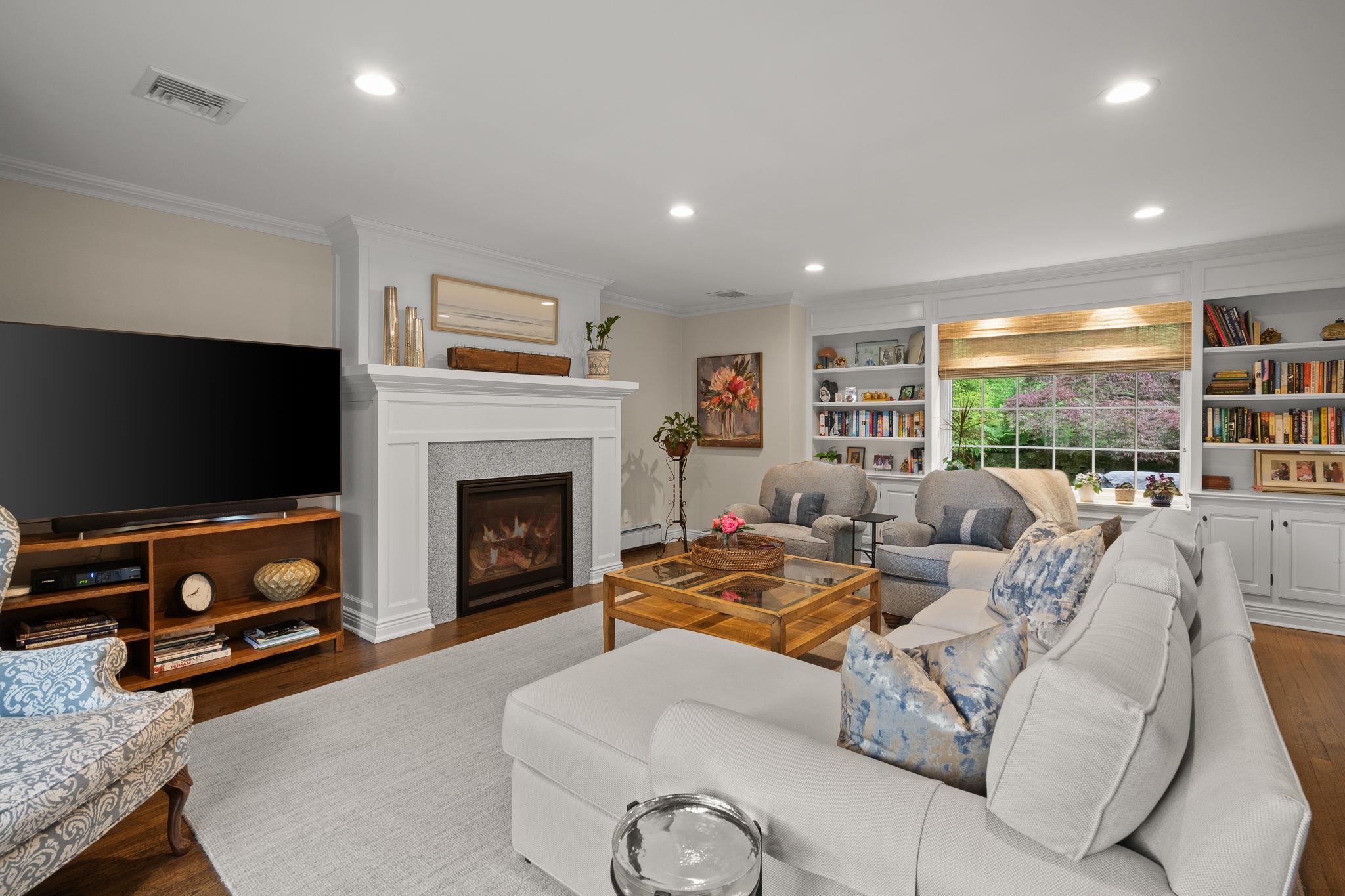 Single Family West Hills  Suffolk County, NY 11743, MLS-862961-5