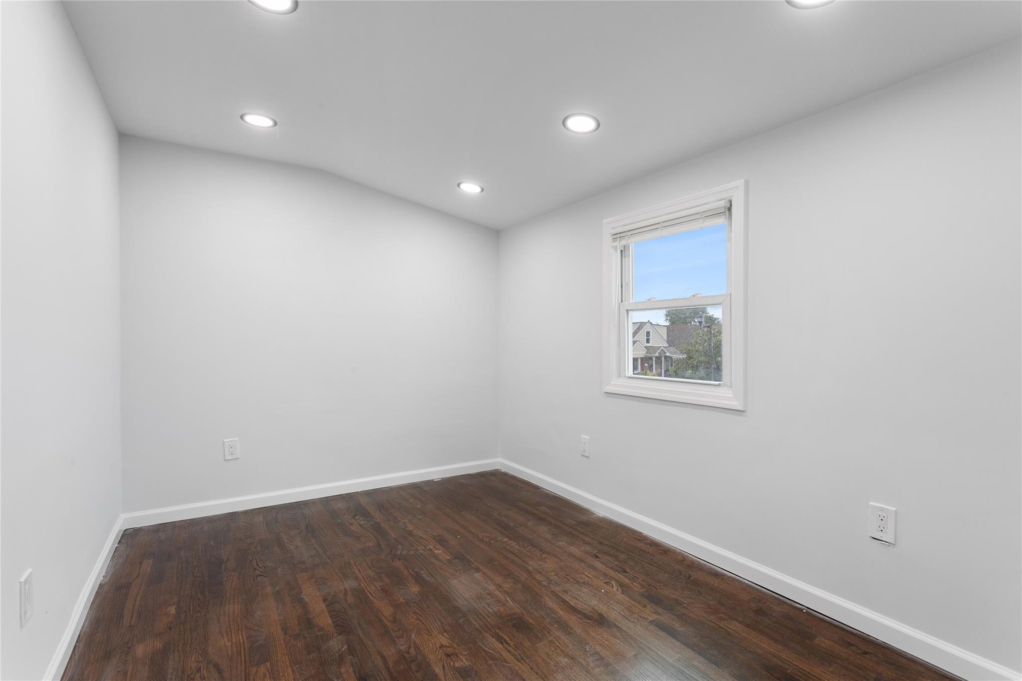 Single Family Warwick  Nassau County, NY 11003, MLS-862998-4