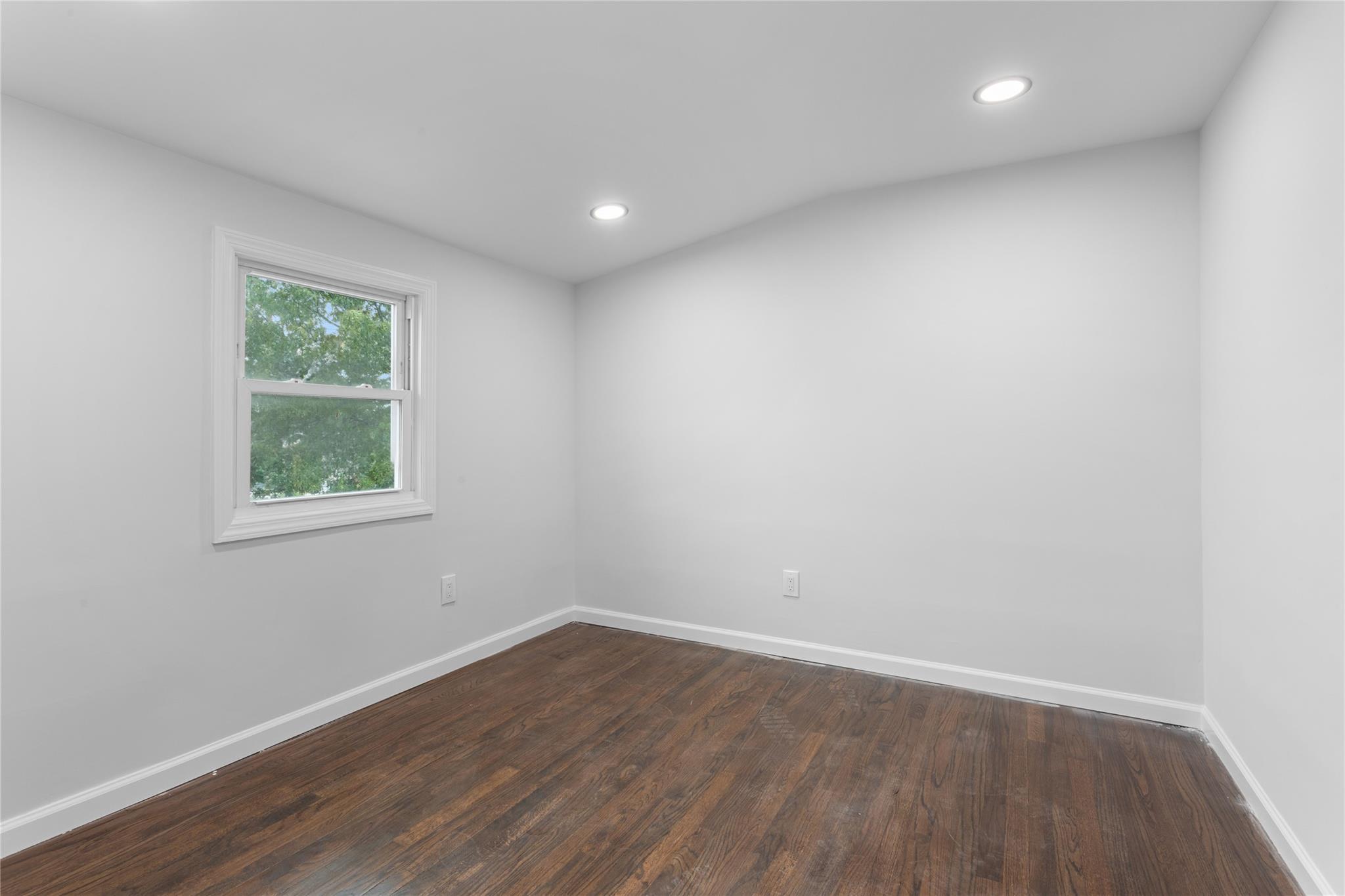 Single Family Warwick  Nassau County, NY 11003, MLS-862998-6