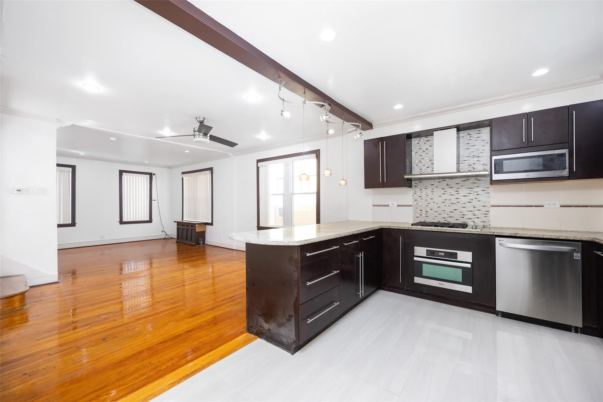 Single Family Swinton  Bronx, NY 10465, MLS-863011-17