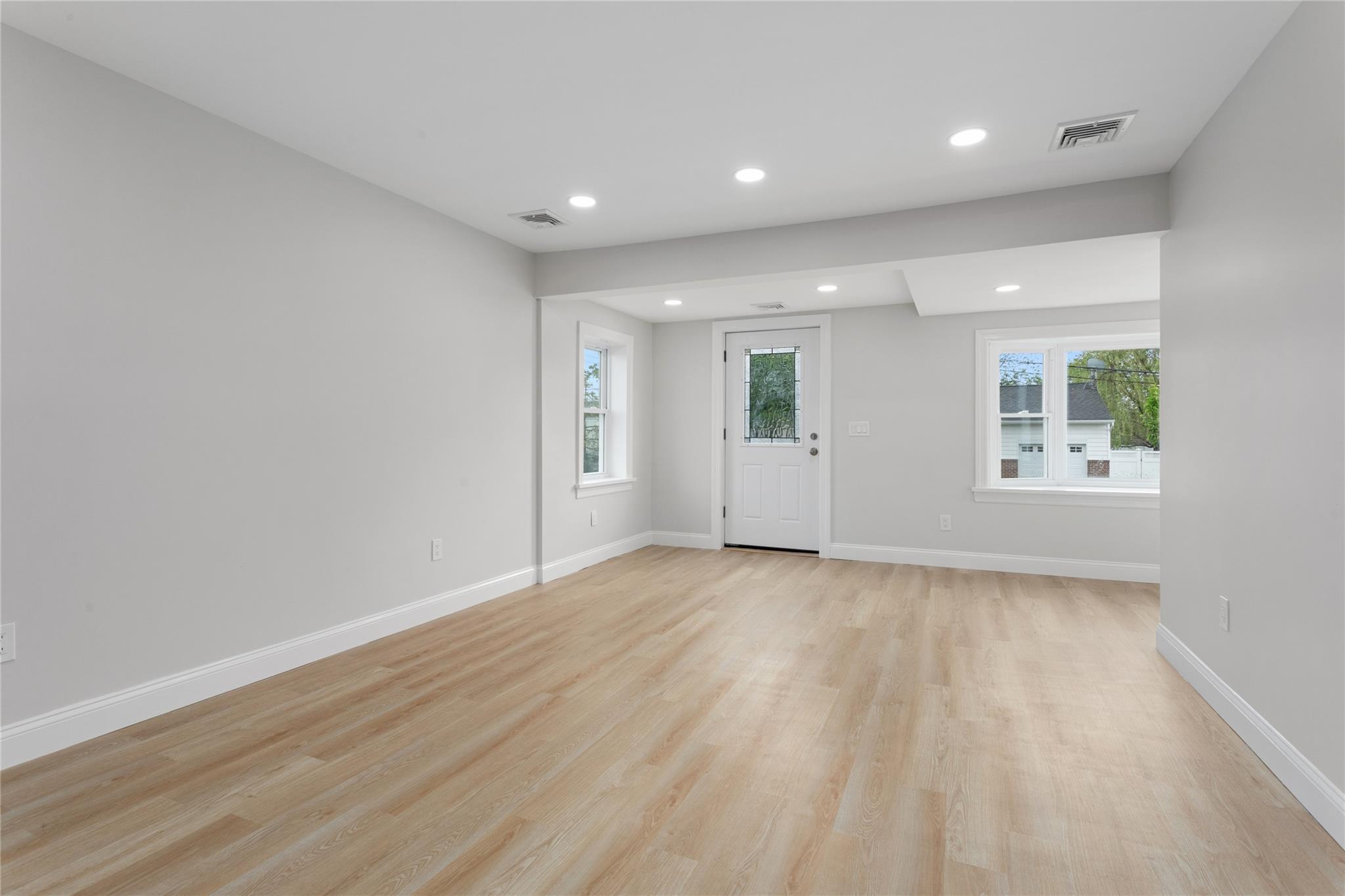 Single Family Alhambra  Suffolk County, NY 11757, MLS-863033-7