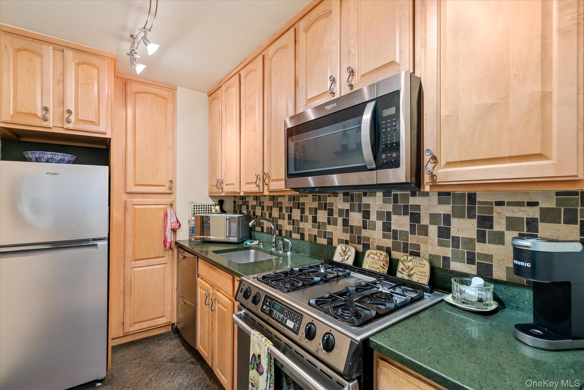 Coop 39 Queens, NY 11377, MLS-863071-6