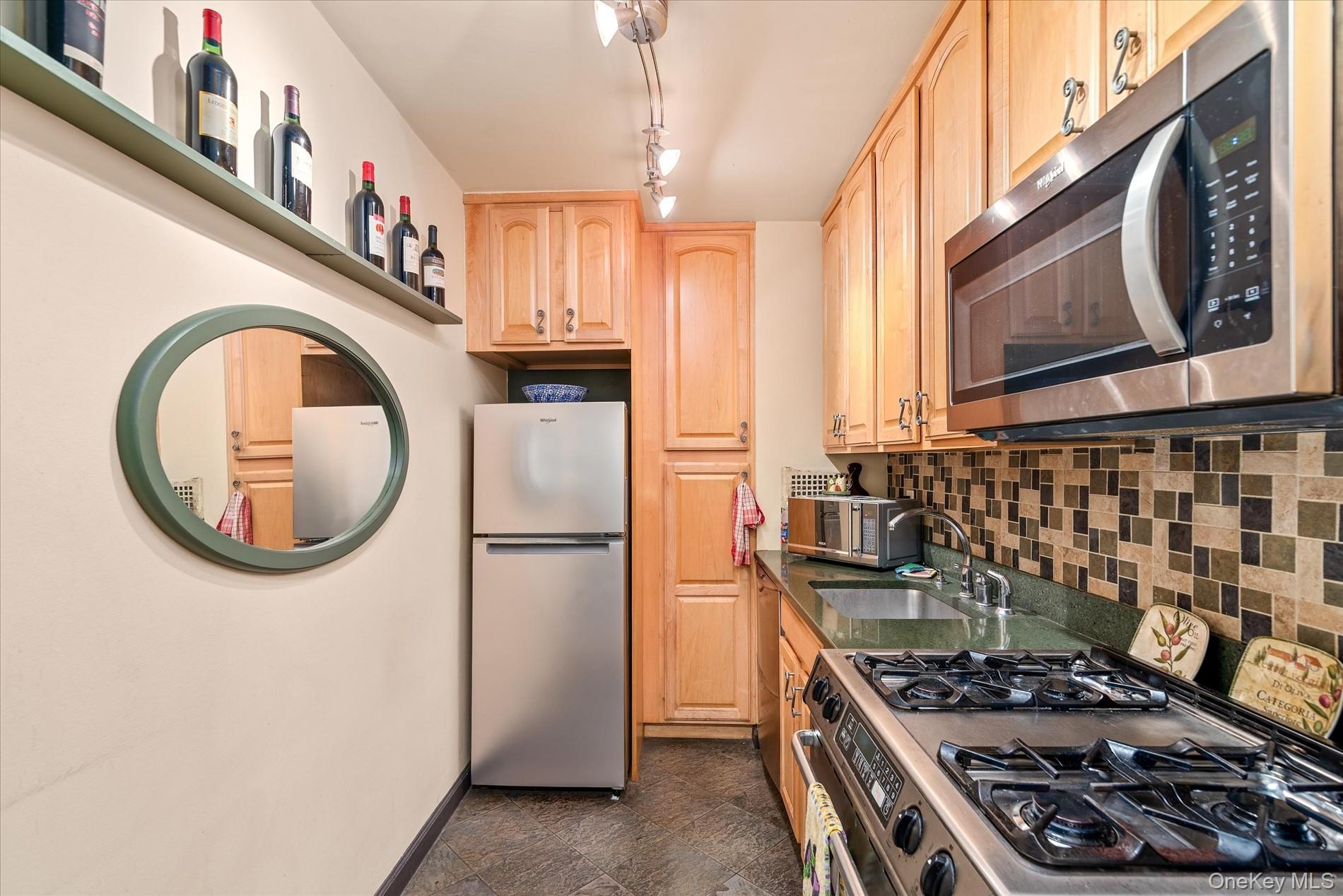 Coop 39 Queens, NY 11377, MLS-863071-7