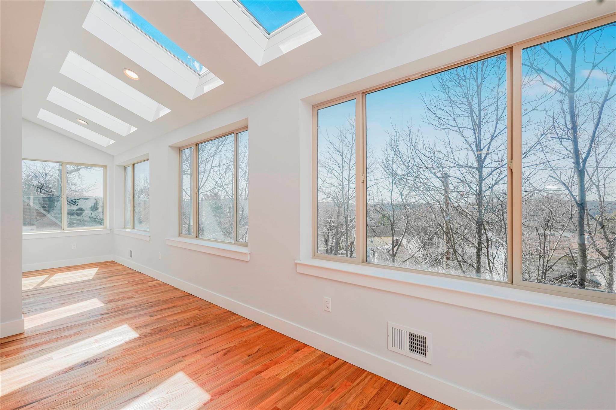 Single Family Ridge Ct  Staten Island, NY 10301, MLS-863082-2