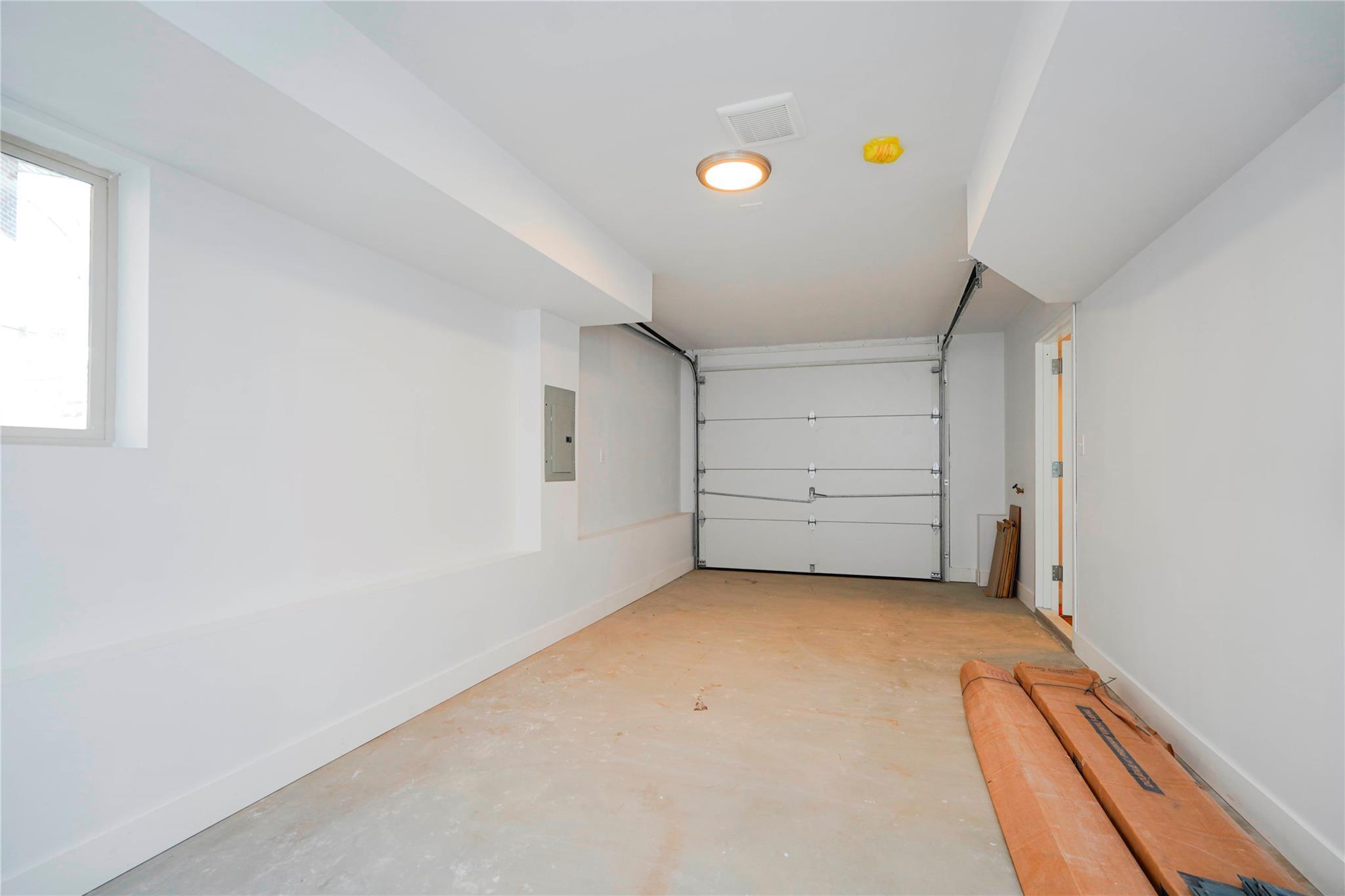 Single Family Ridge Ct  Staten Island, NY 10301, MLS-863082-25