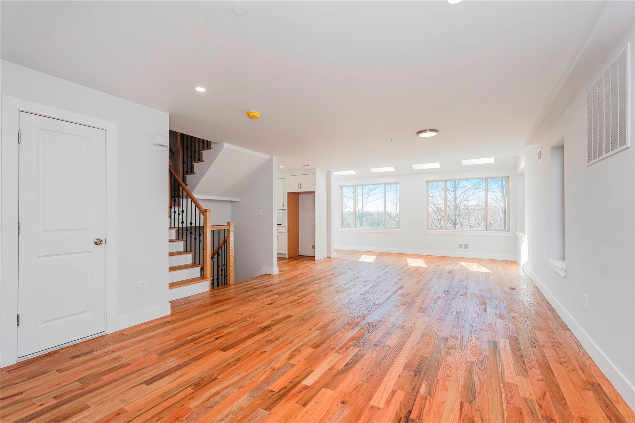 Single Family Ridge Ct  Staten Island, NY 10301, MLS-863082-3