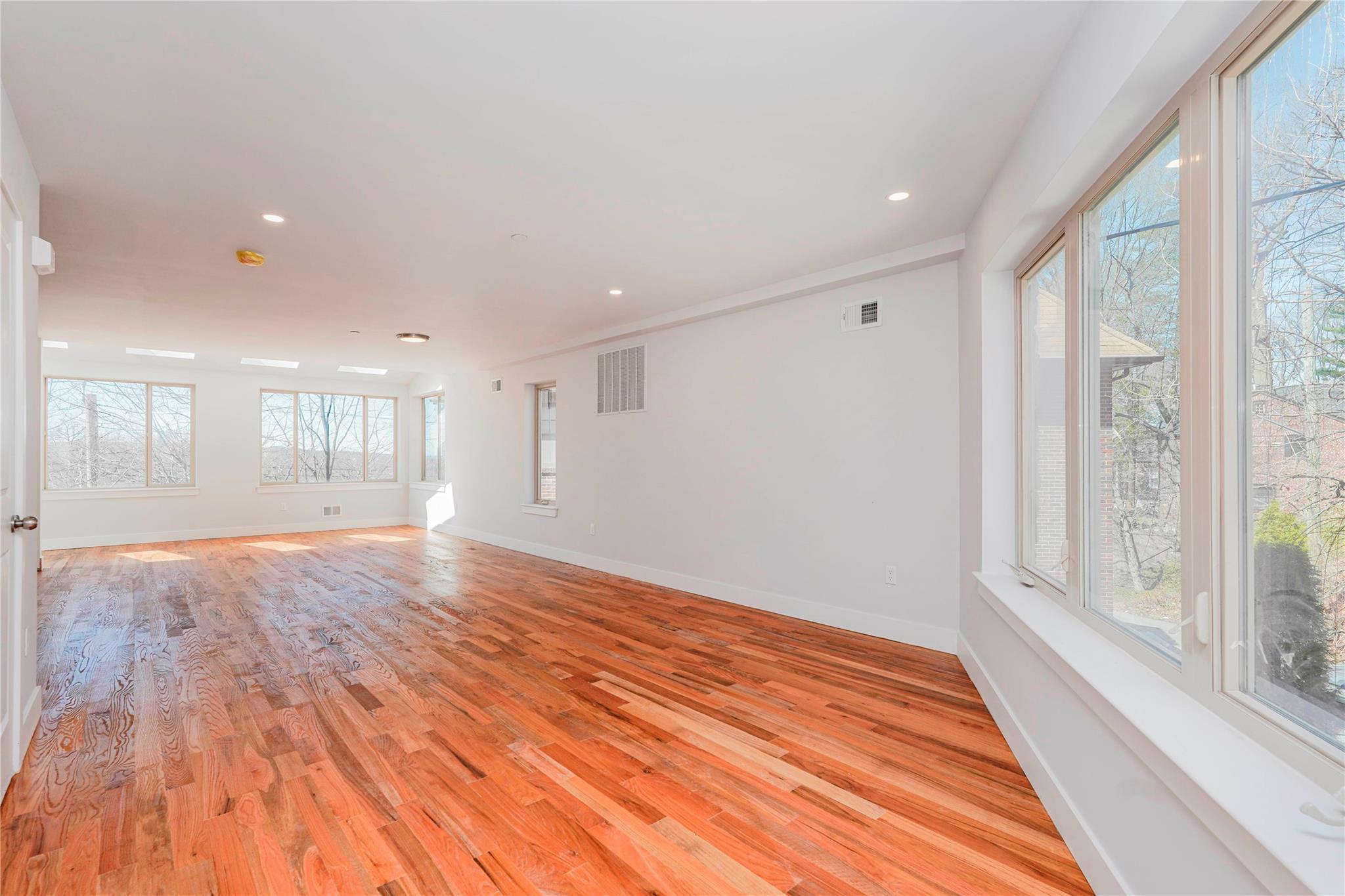 Single Family Ridge Ct  Staten Island, NY 10301, MLS-863082-4