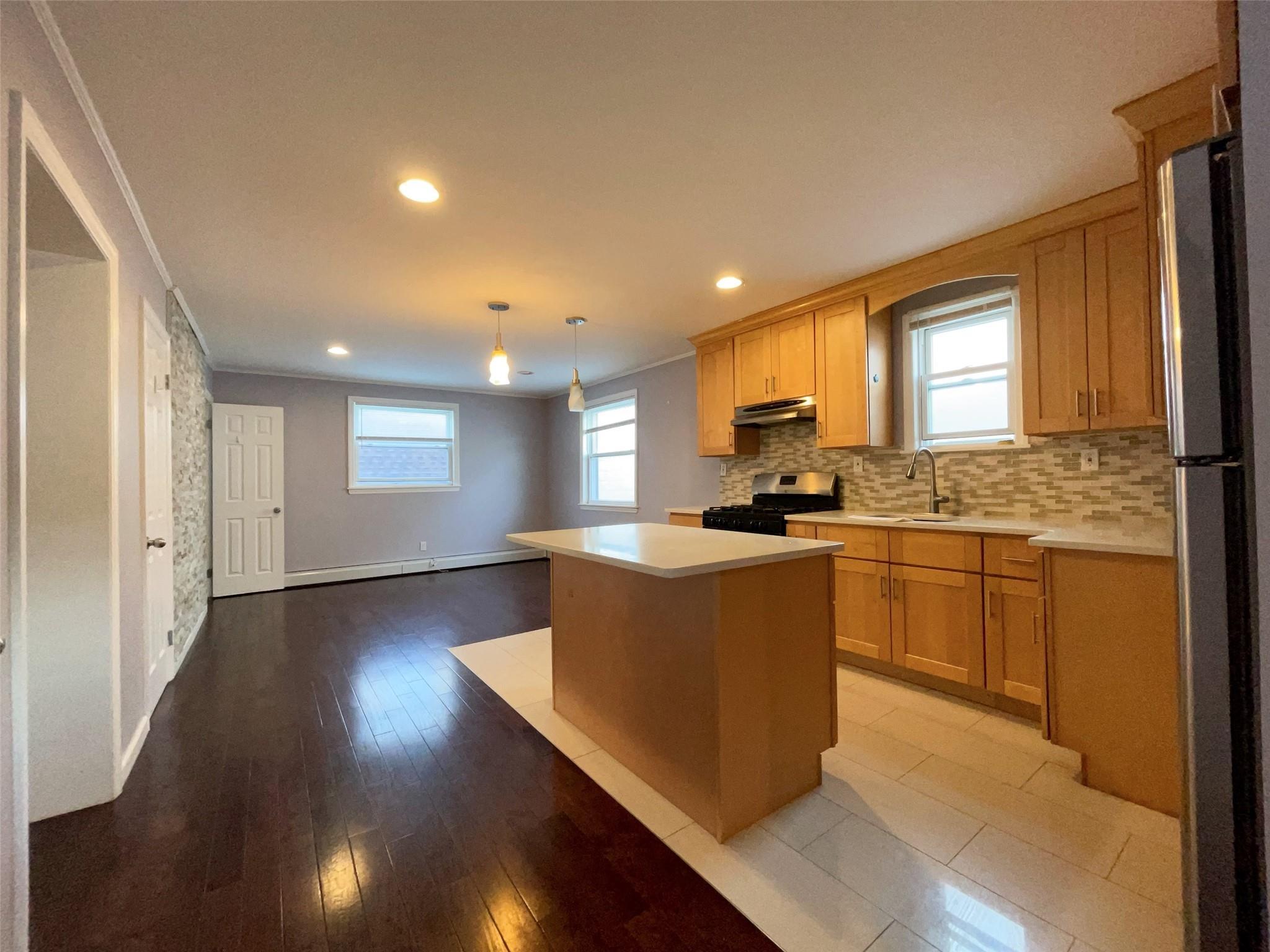 Single Family Ash  Nassau County, NY 11021, MLS-863089-10