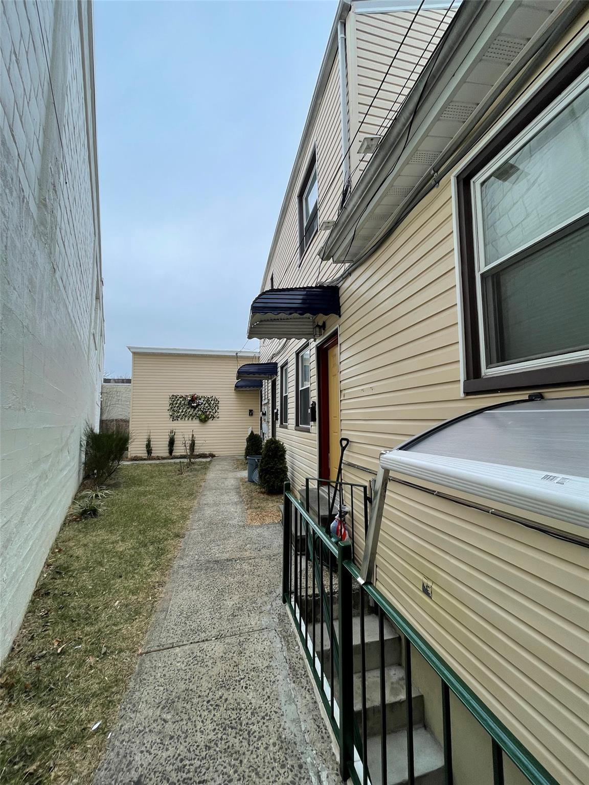 Single Family Ash  Nassau County, NY 11021, MLS-863089-4