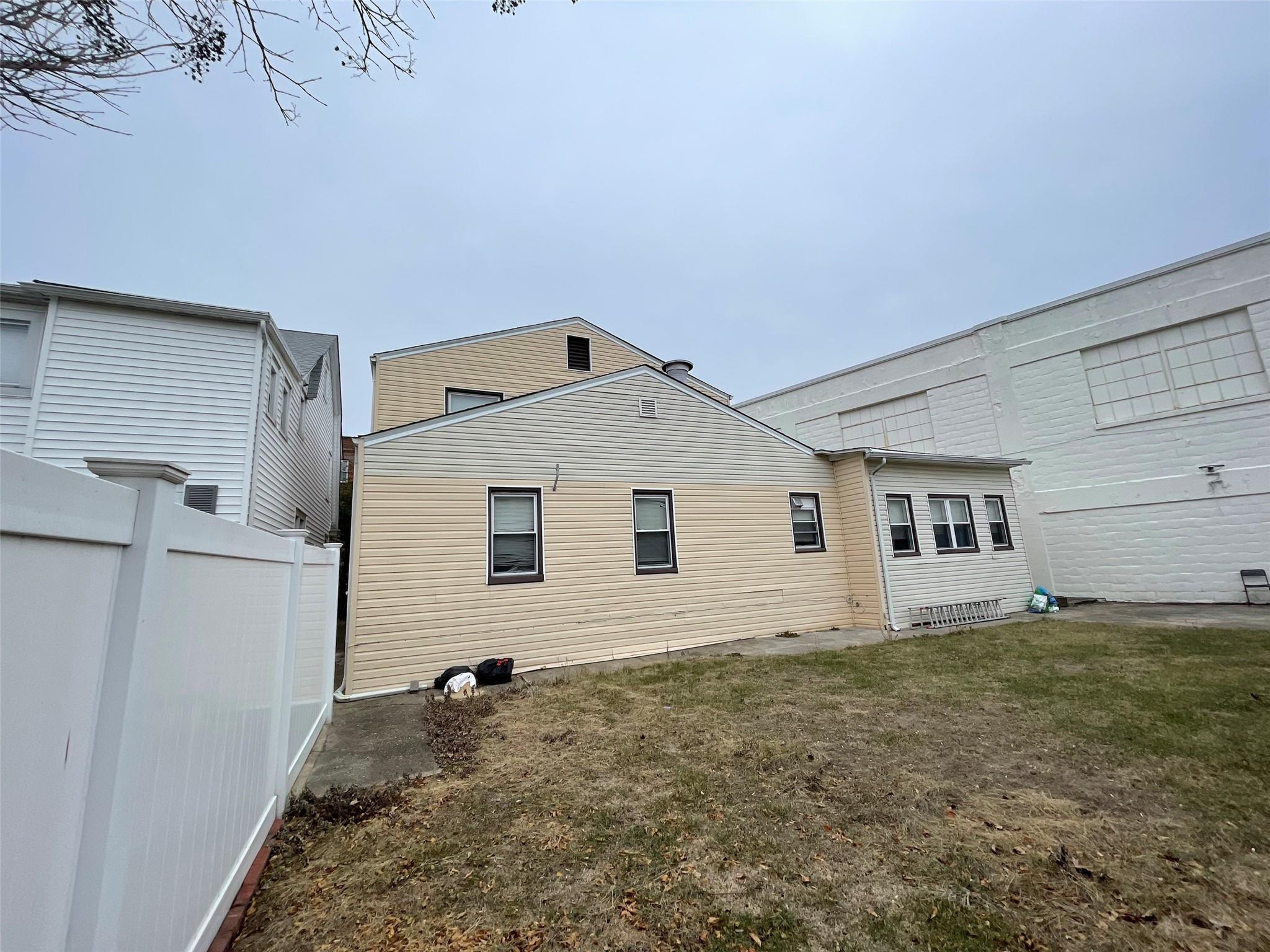 Single Family Ash  Nassau County, NY 11021, MLS-863089-5