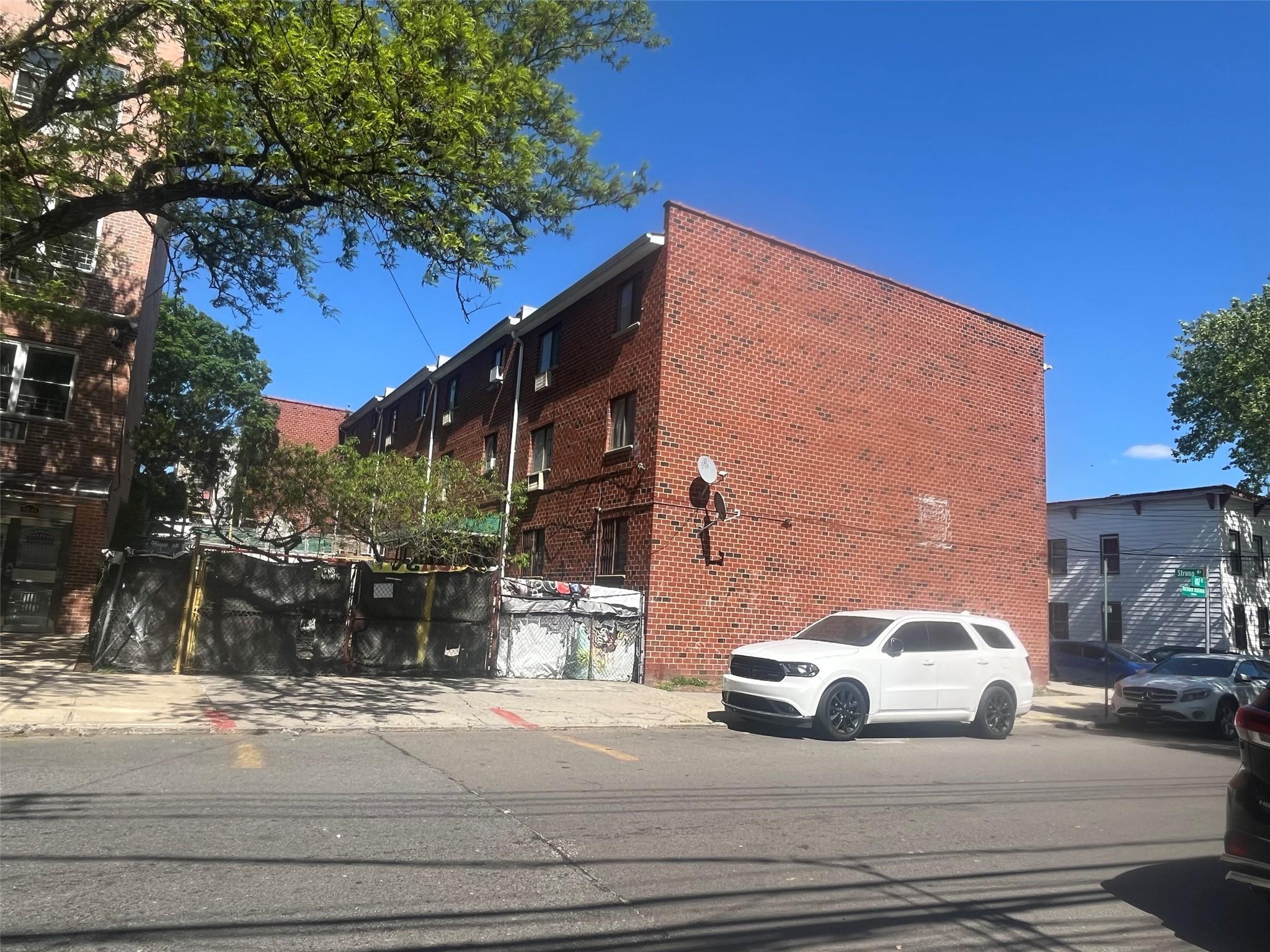 Single Family Strong  Queens, NY 11368, MLS-863121-2