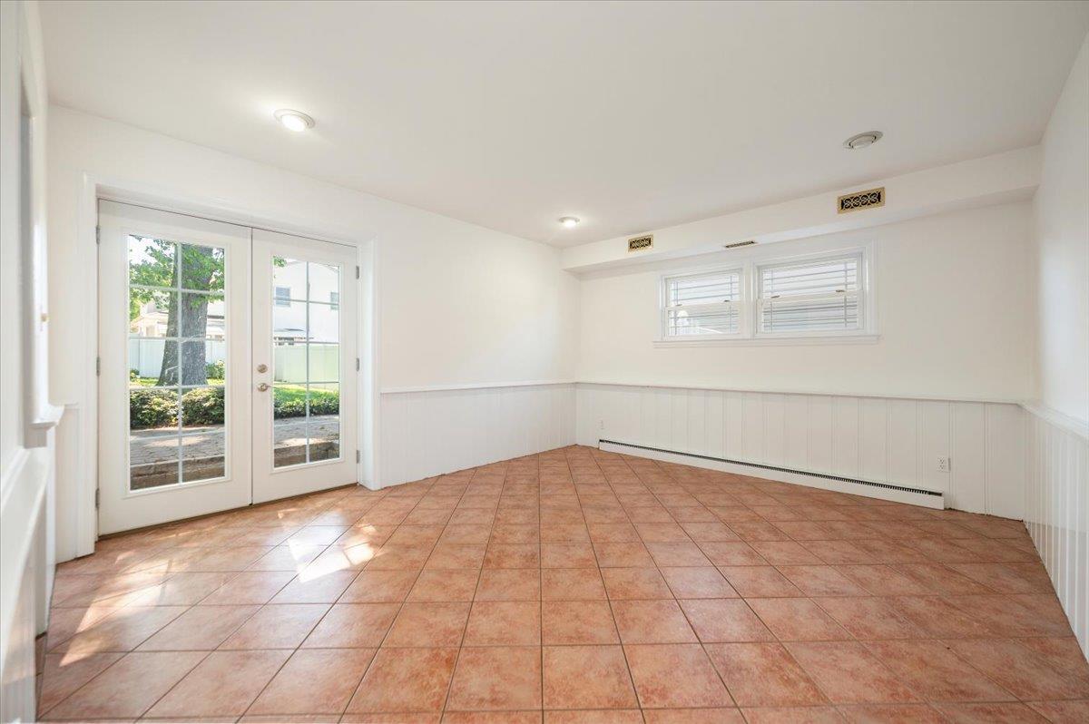 Single Family Hungry Harbor  Nassau County, NY 11581, MLS-863160-10