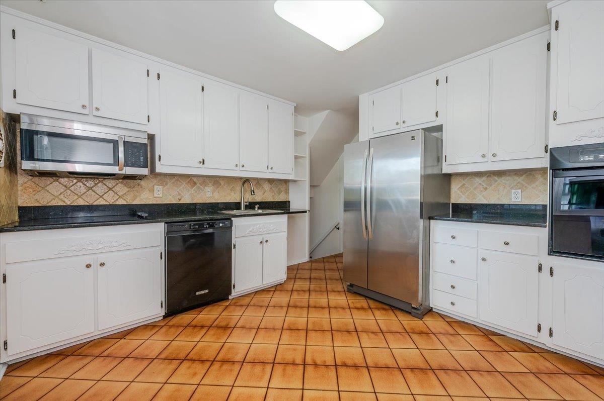 Single Family Hungry Harbor  Nassau County, NY 11581, MLS-863160-8