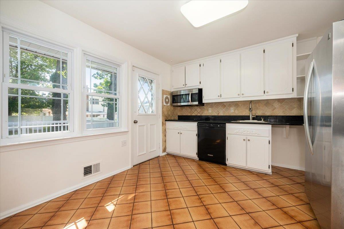 Single Family Hungry Harbor  Nassau County, NY 11581, MLS-863160-9