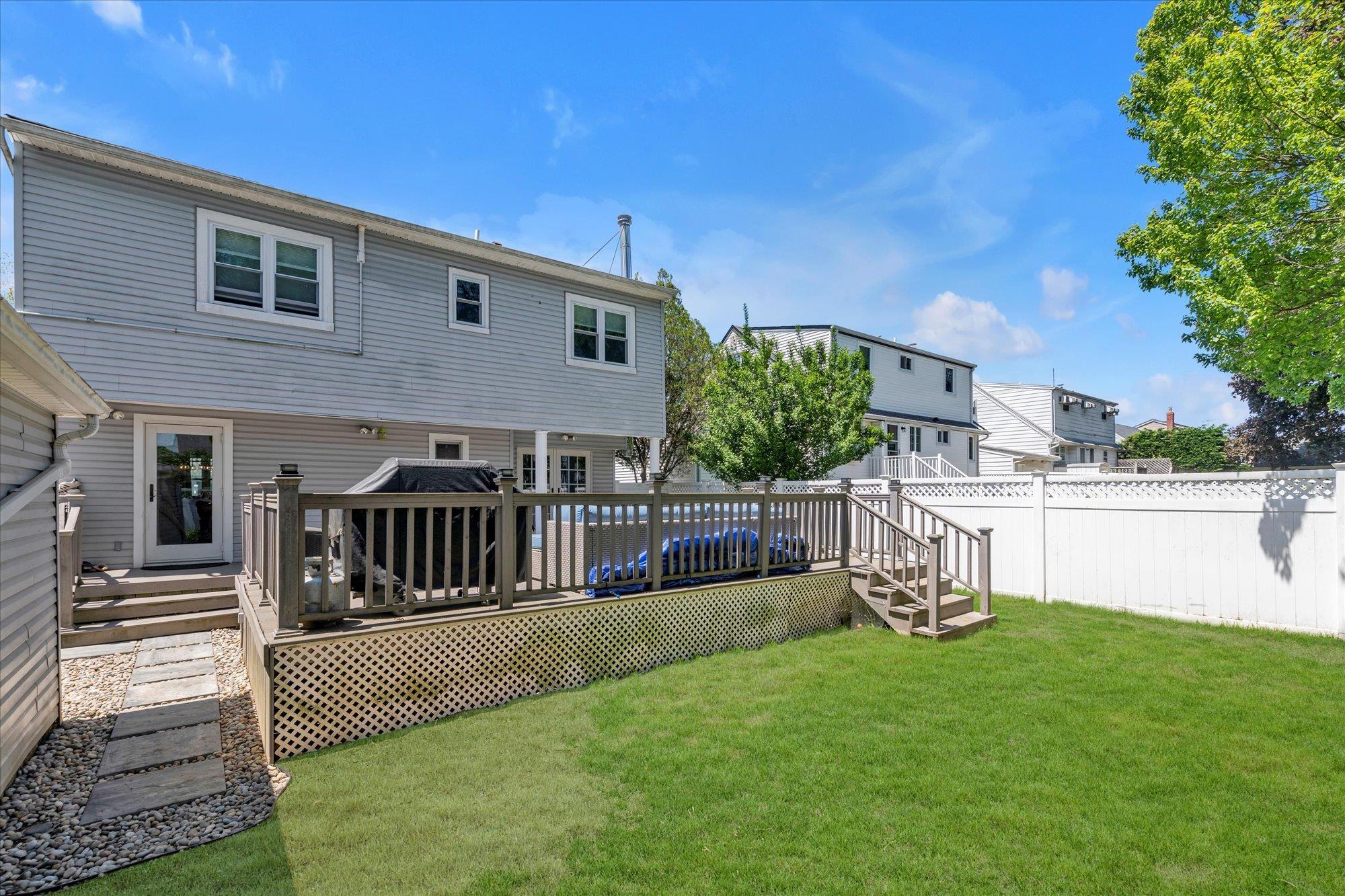 Single Family Spruce  Nassau County, NY 11783, MLS-863166-21