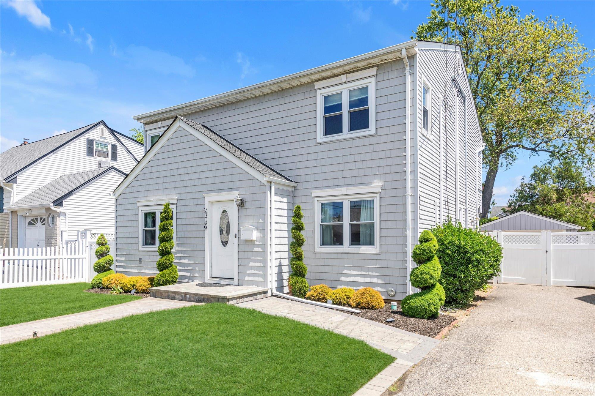 Single Family Spruce  Nassau County, NY 11783, MLS-863166-22